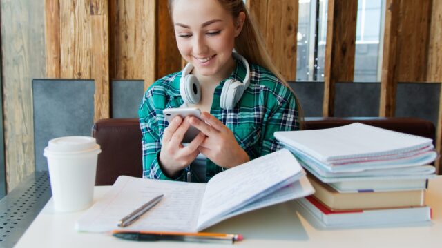 使えるフレーズと単語がざっくざく スタンドアップコメディは英語学習の宝箱 Peet Guercioのスタンドアップコメディで英語を学ぶ うさミミ英語